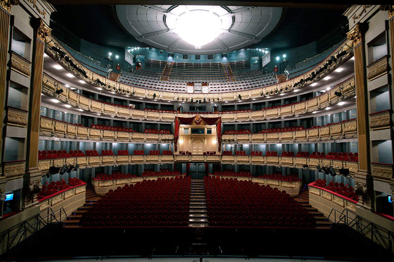 nhc-teatro-real-interior